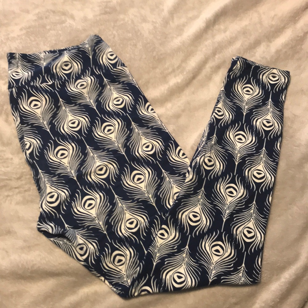 *RARE* Lularoe TC feather leggings